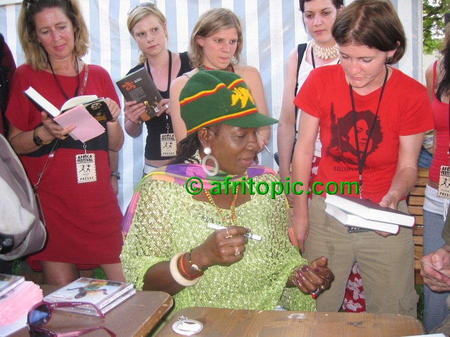 ../Images/AfricaFestival-28-29May05 023.jpg